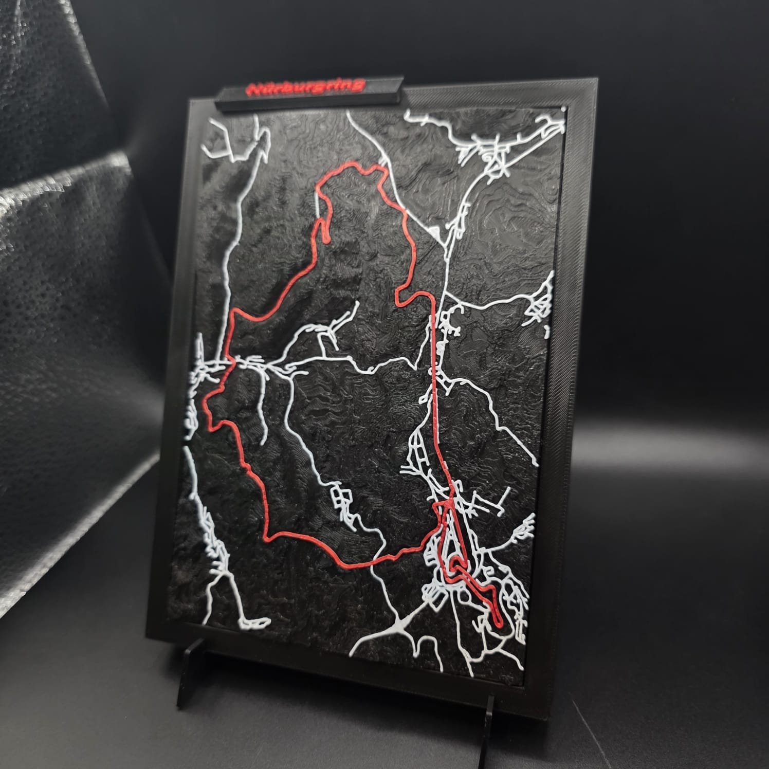 Topografia Nürburgring – Edição Minimalista