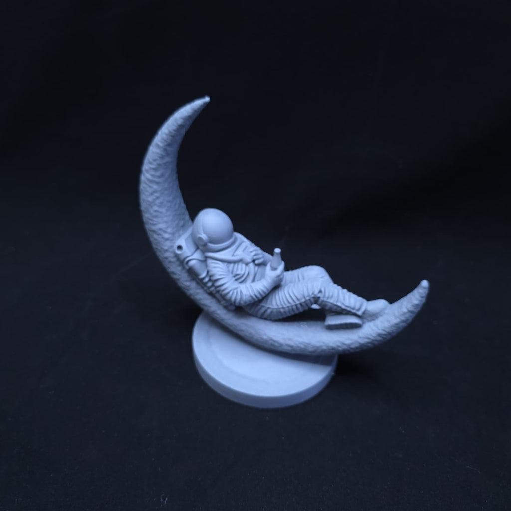 Lunar Dream – Astronauta na Lua Decorativo