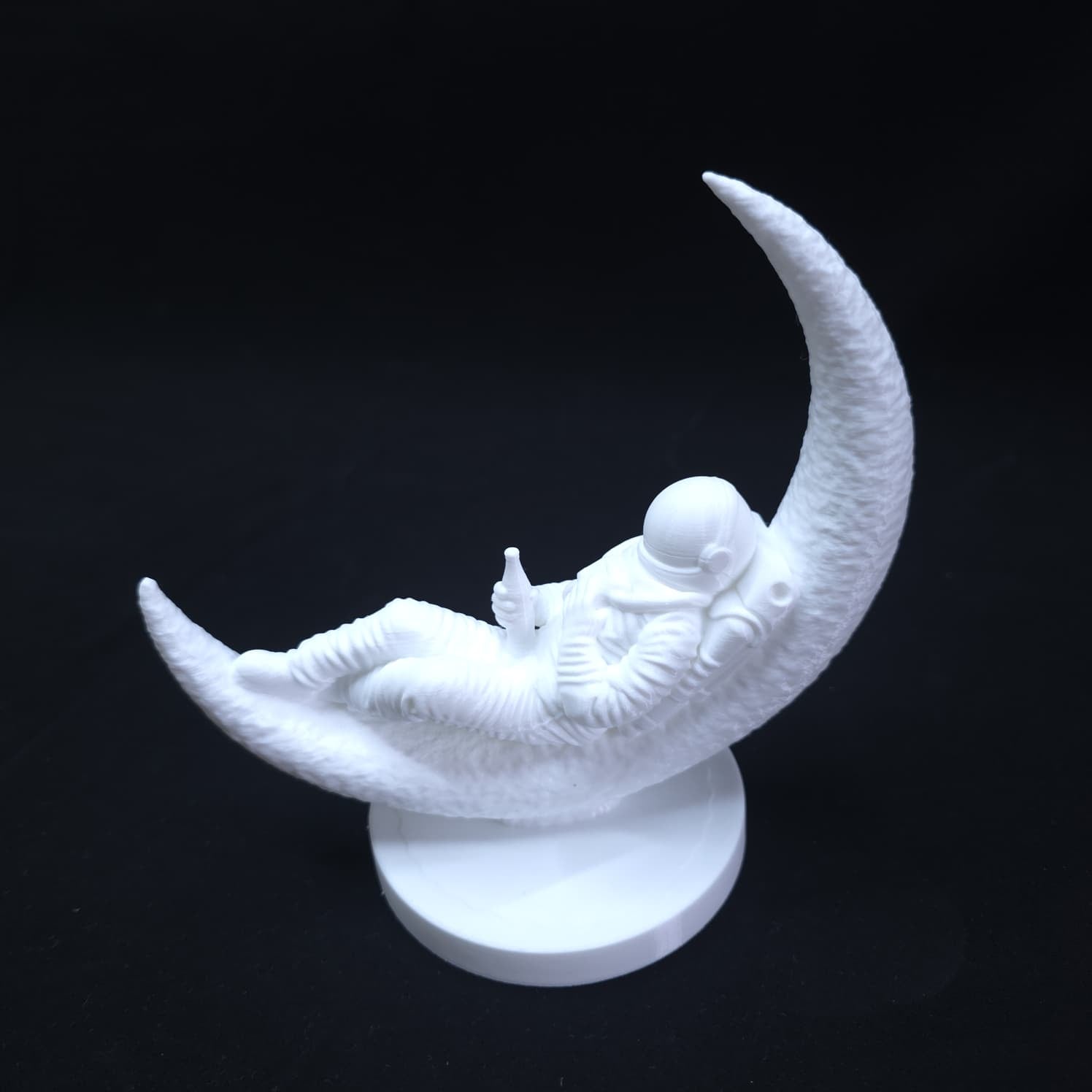 Lunar Dream – Astronauta na Lua Decorativo