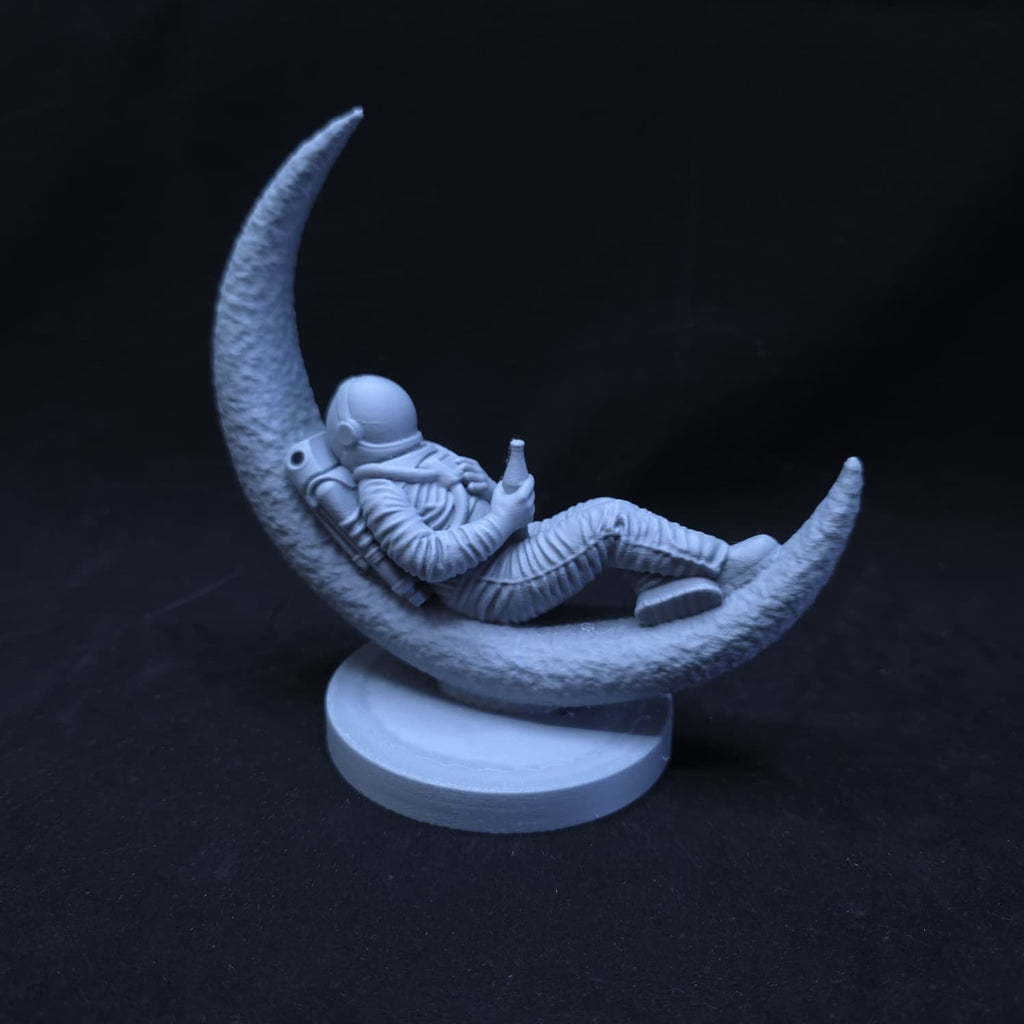 Lunar Dream – Astronauta na Lua Decorativo