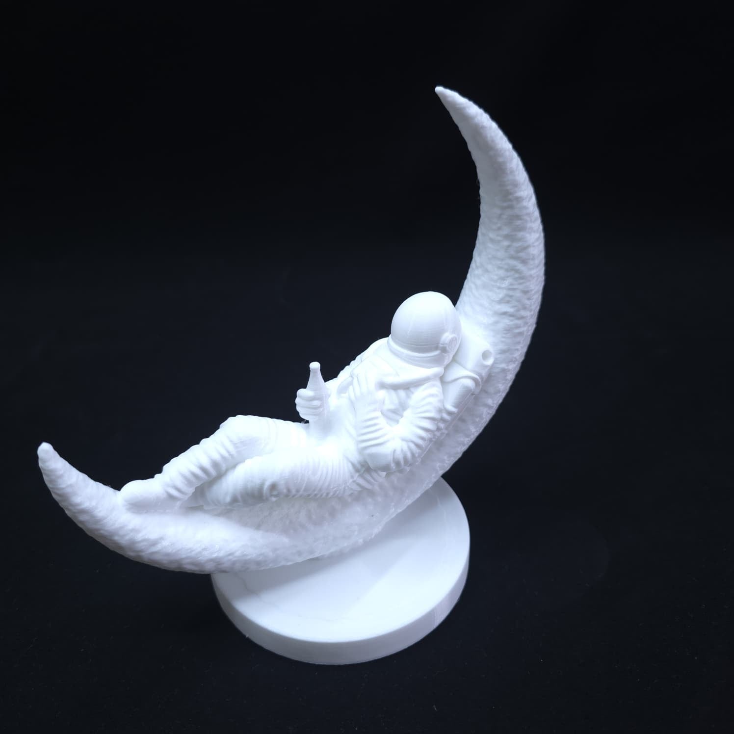 Lunar Dream – Astronauta na Lua Decorativo