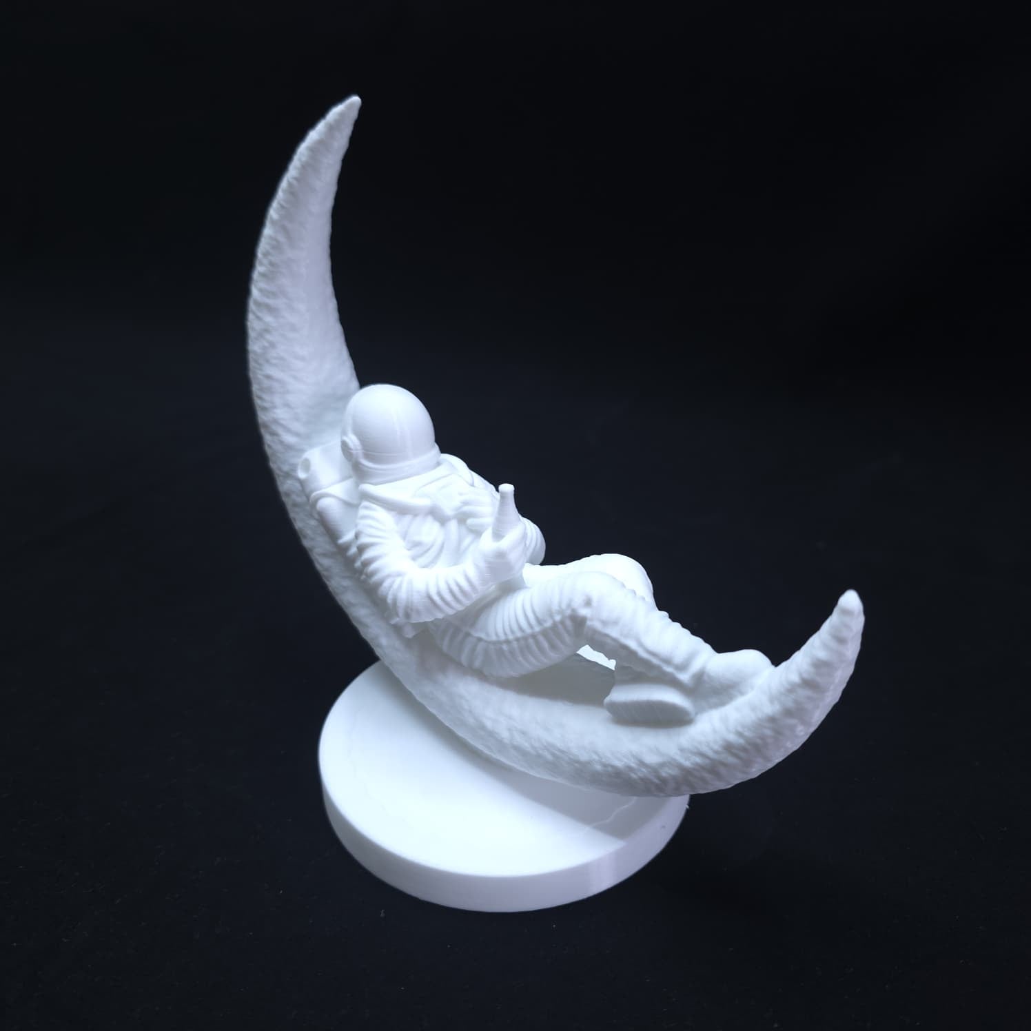 Lunar Dream – Astronauta na Lua Decorativo