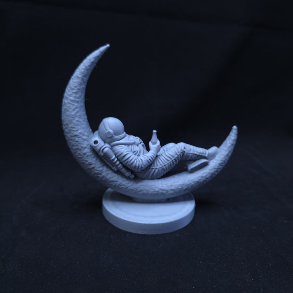 Lunar Dream – Astronauta na Lua Decorativo