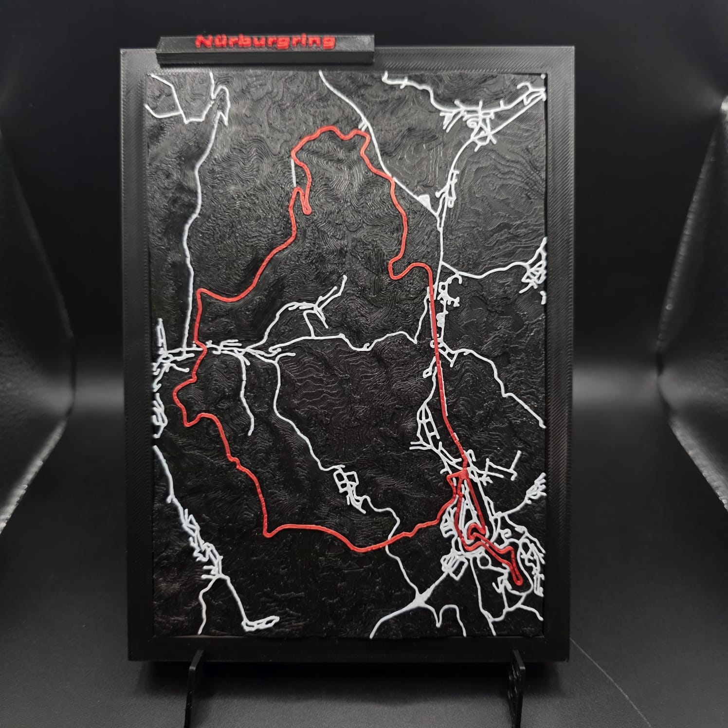 Topografia Nürburgring – Edição Minimalista
