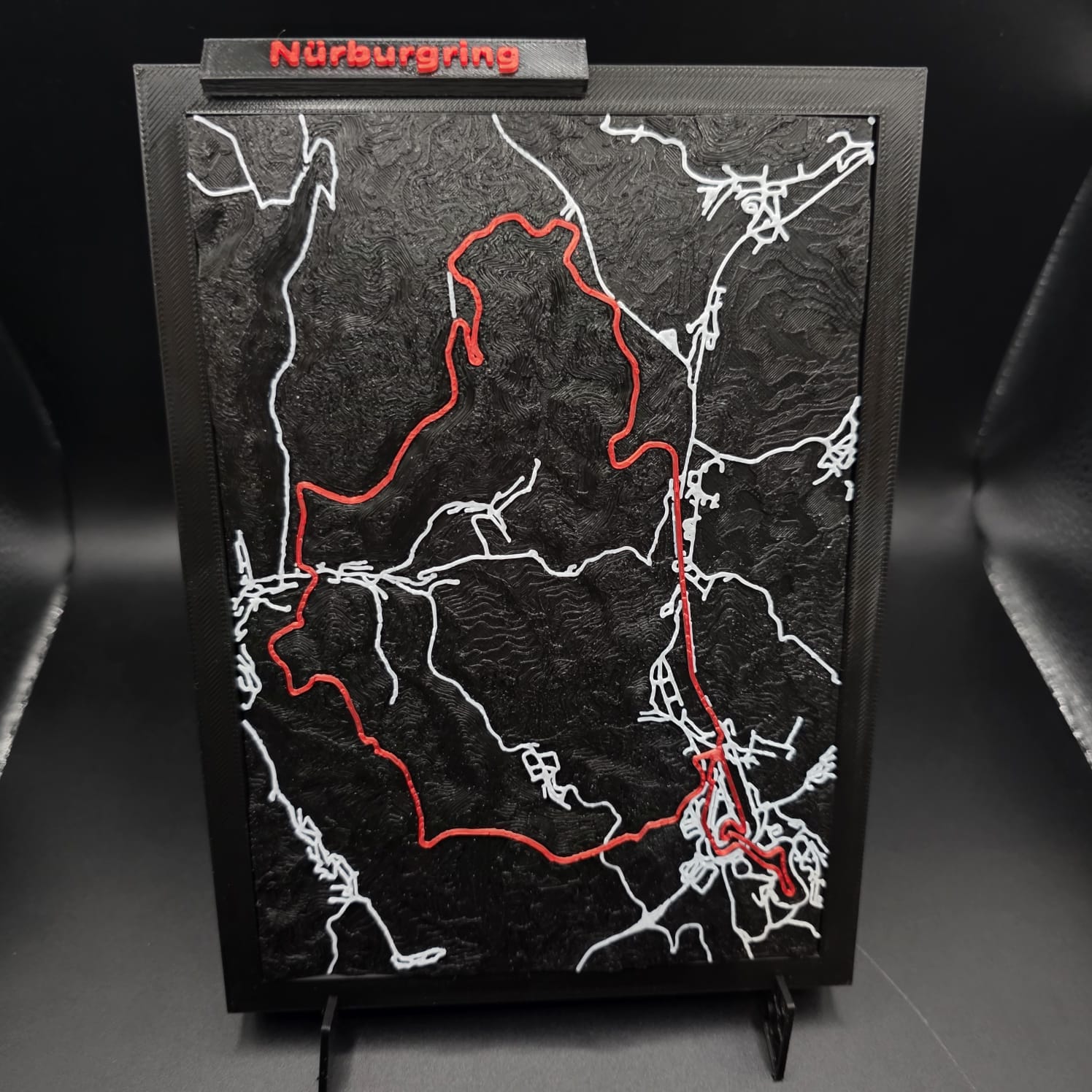 Topografia Nürburgring – Edição Minimalista